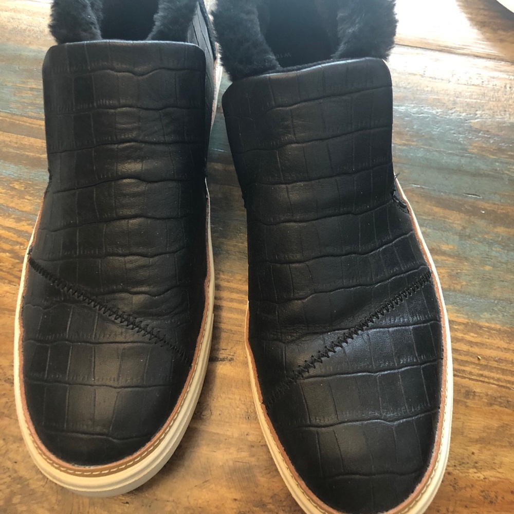 Toms tennis shoes / boots size 10